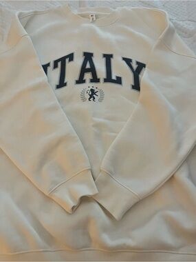 bp Ivory 'ITALY' Graphic Crewneck Sweatshirt